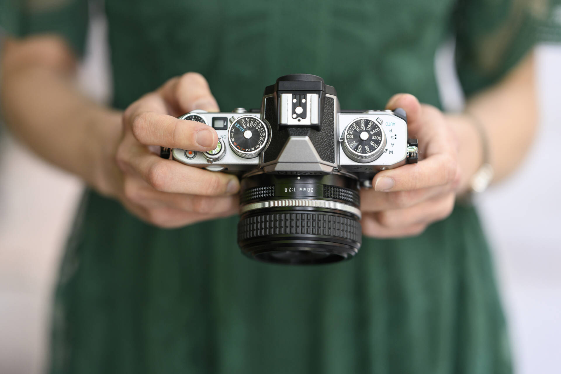 NIKKOR Z 28mm f/2.8 (SE) | Objetivo fijo gran angular f/2.8 de